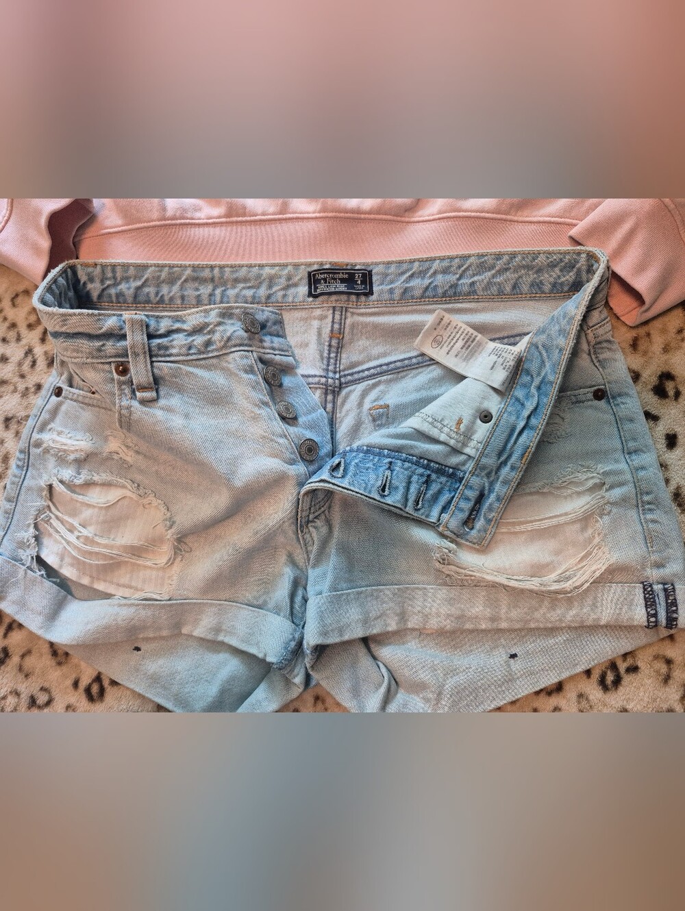 A&F 2000s Low Rise Shorts - Picture 4 of 6